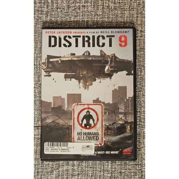 District 9 (Single-Disc Edition) Pre-owned Untested SYFi Aliens Movies - Picture 1 of 4